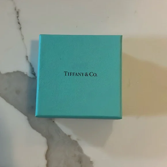 Tiffany & Co. box - Picture 1 of 5